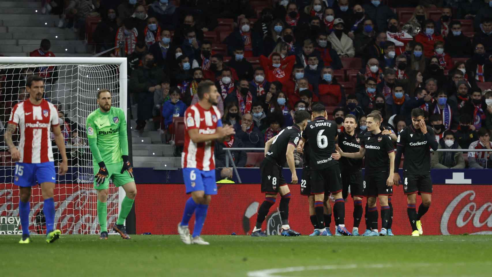 Reacción de los jugadores del Atlético de Madrid al gol del Levante