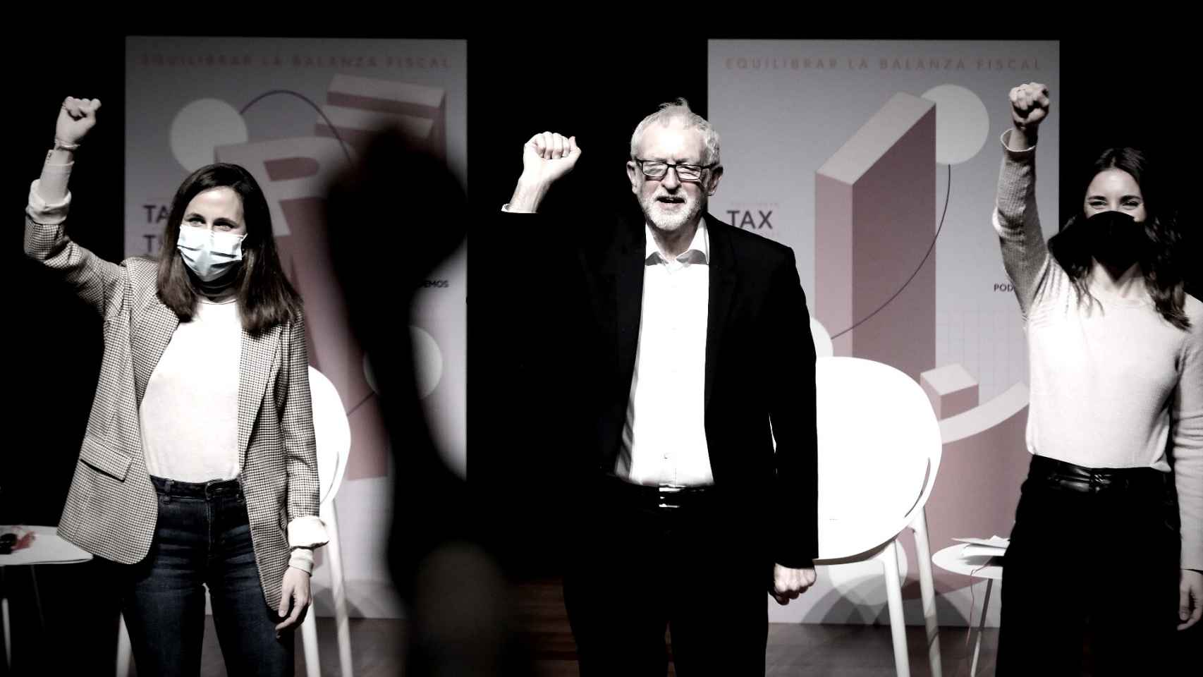 Ione Belarra, el exdirigente laborista, Jeremy Corbyn,e  Irene Montero, en la presentación de la reforma fiscal de UP.