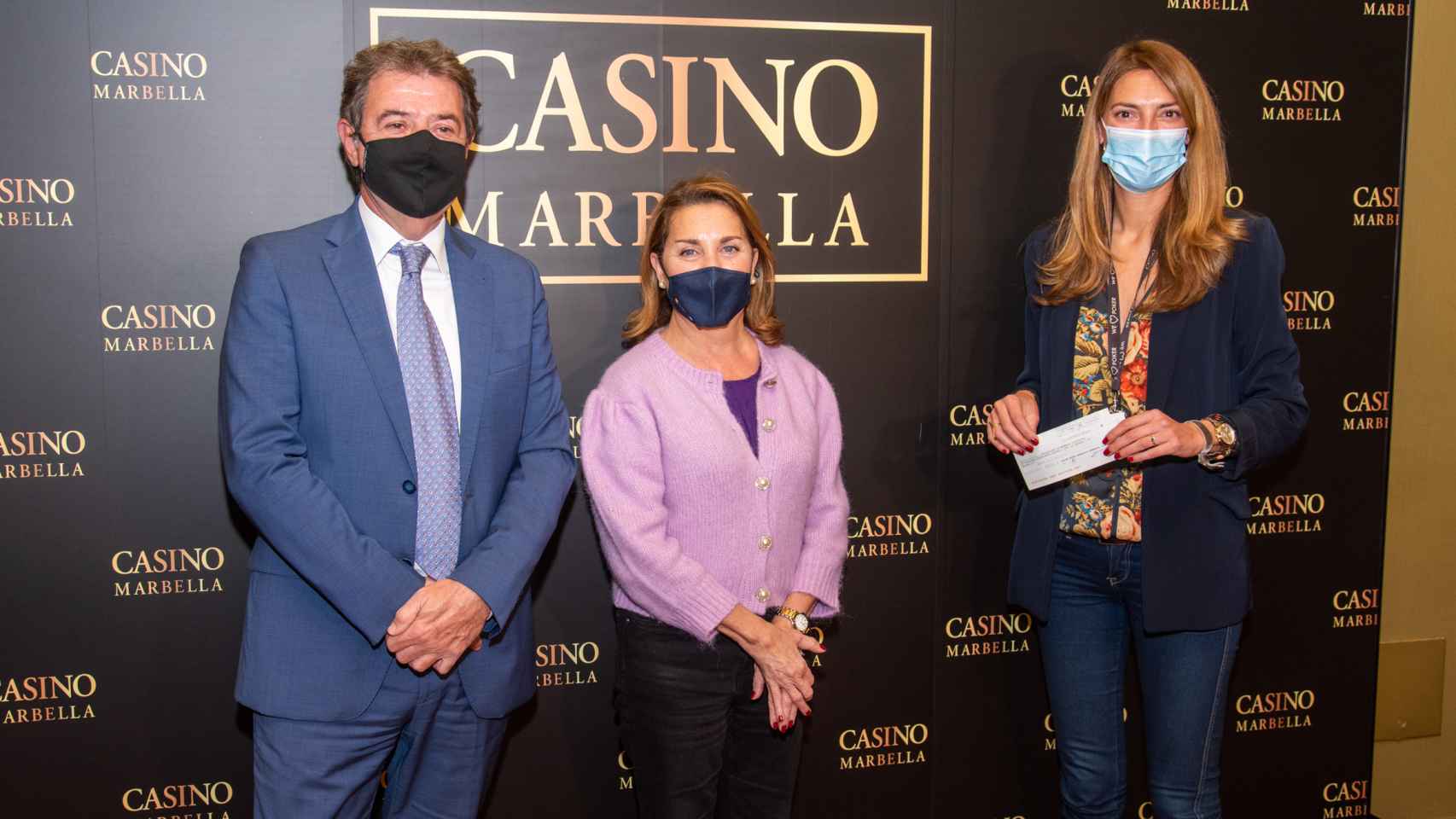 Casino Marbella hace entrega de su aportación anual a las familias más necesitadas