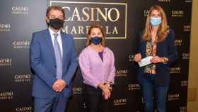 Casino Marbella hace entrega de su aportación anual a las familias más necesitadas