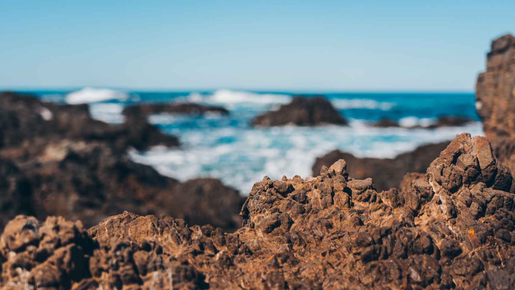 Rocas, playa.