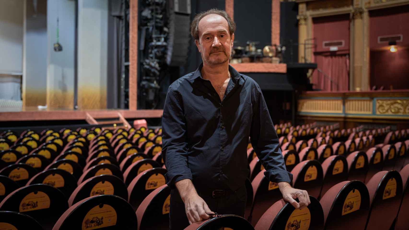 José Luis Pereda, regidor en el 'El Rey León', lleva 10 años trabajando en el musical.