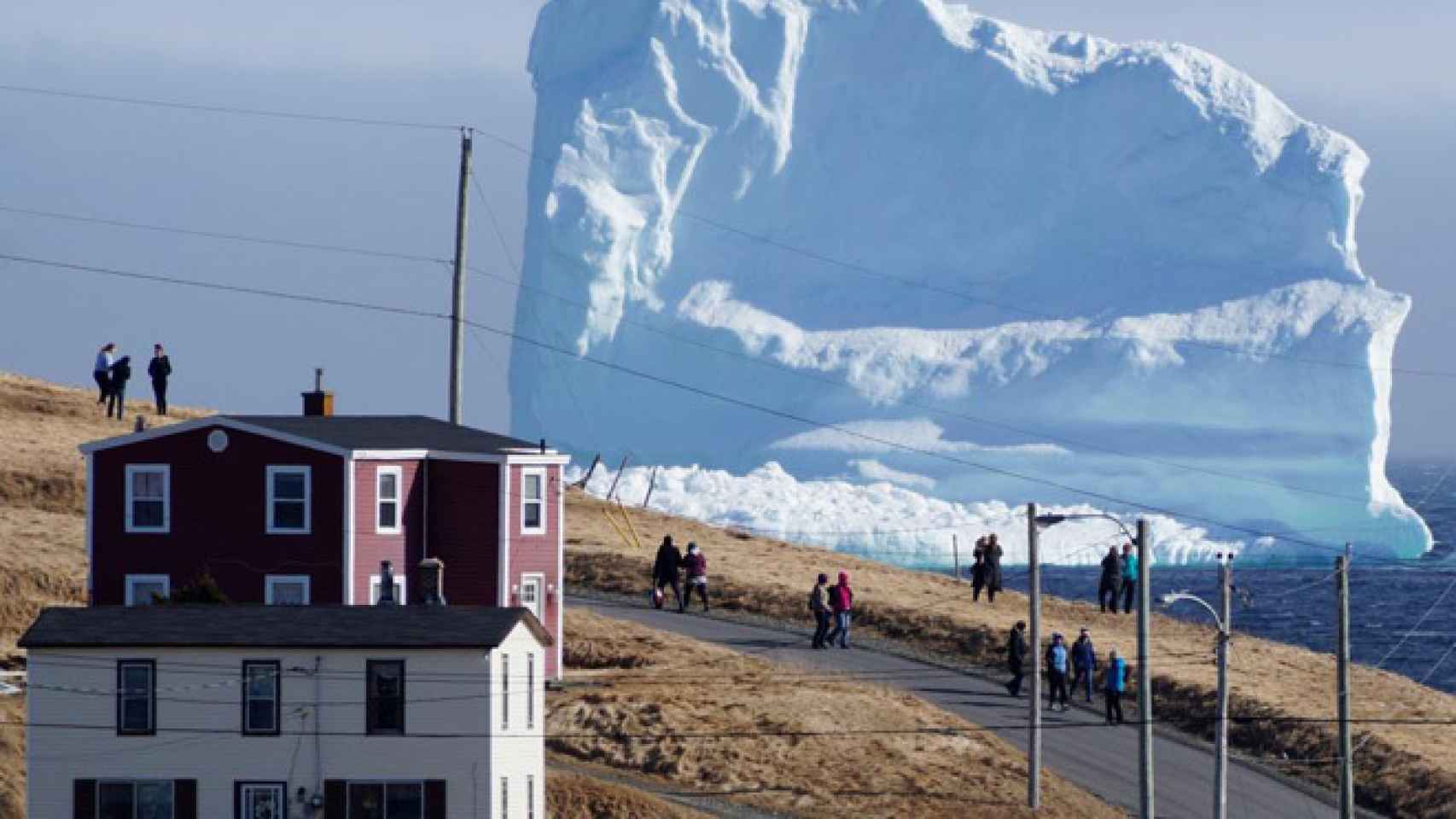 Un iceberg gigante en las costas de Terranova.
