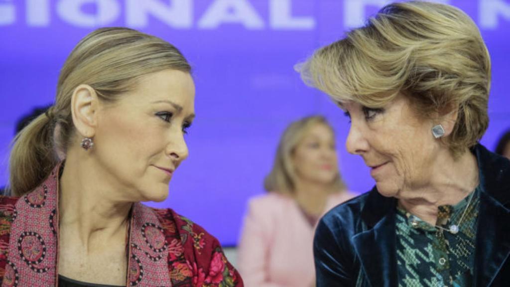 Las expresidentas madrileñas Cristina Cifuentes y Esperanza Aguirre.