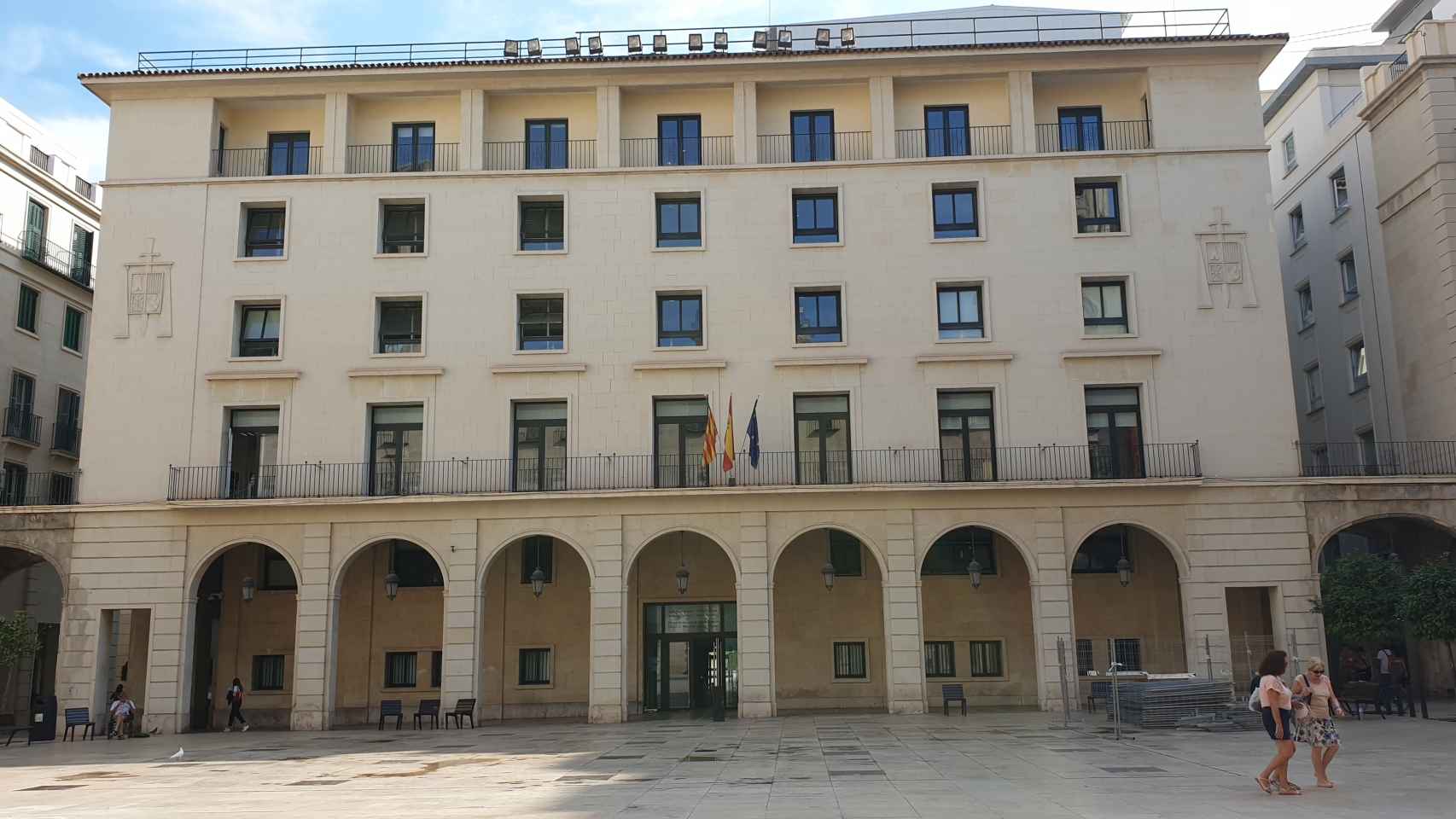 La Audiencia de Alicante condena a la administradora de un club de alterne en Petrer.