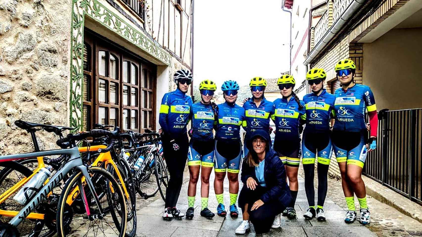 Equipo cadete femenino de la Escuela de Ciclismo Salmantina