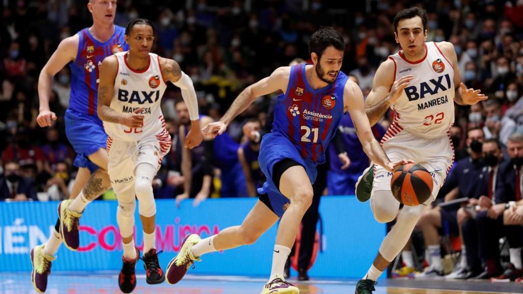 Abrines corriendo un contraataque en el Barça - Manresa