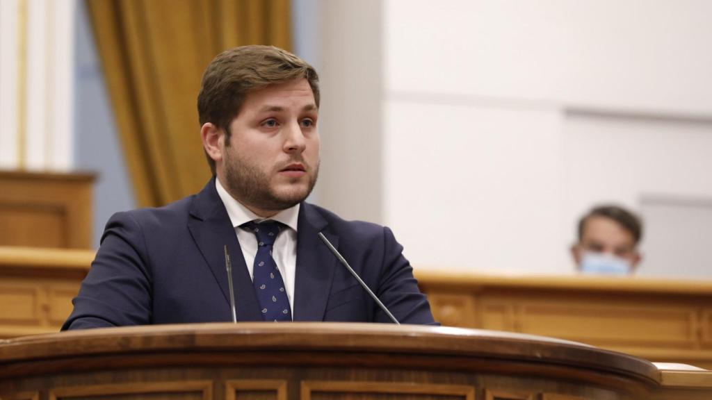 Nacho Hernando, consejero de Fomento de Castilla-La Mancha, este jueves en el Pleno de las Cortes regionales