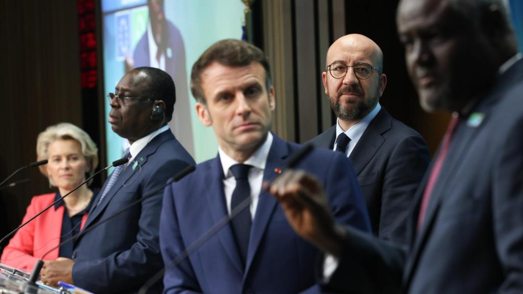 Ursula von der Leyen, Macky Sall, Charles Michel, Emmanuel Macron, yMoussa Faki Mahamat, durante la rueda de prensa de este viernes