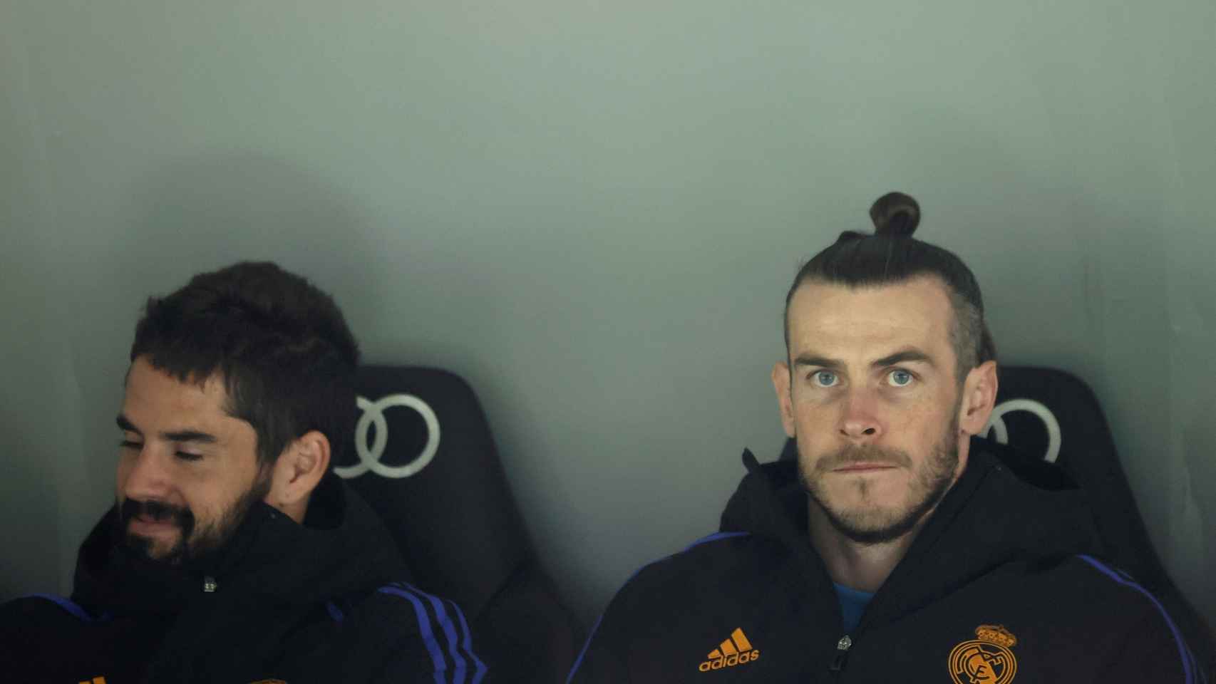 Isco Alarcón y Gareth Bale, en el banquillo.