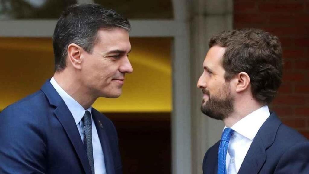 El presidente del Gobierno, Pedro Sánchez, y el líder del Partido Popular, Pablo Casado.