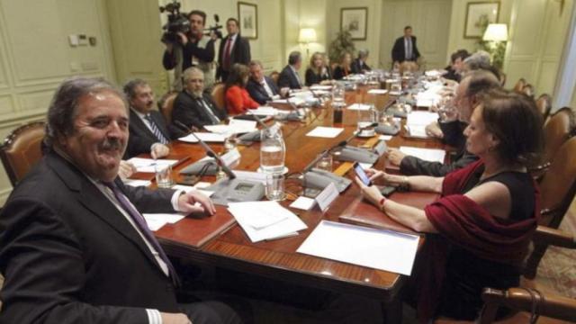 Rafael Fernández Valverde, en primer plano, durante la sesión constitutiva del CGPJ el 4 de diciembre de 2013./