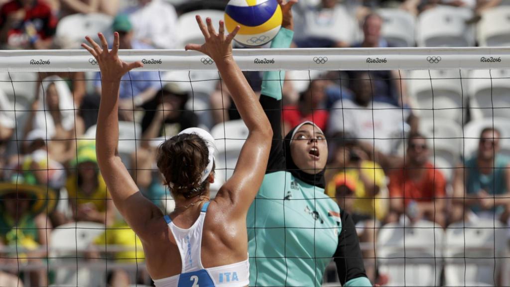 La jugadora egipcia de voley playa Doaa el Ghobashy, en los JJOO de Río.