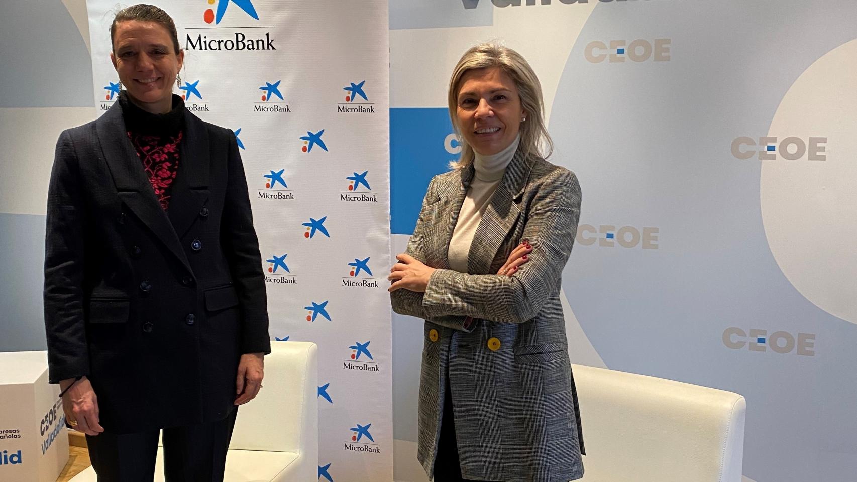 Ángela de Miguel (I), presidenta de la CEOE Valladolid, junto a Beatriz Martín, directora territorial de CaixaBank.