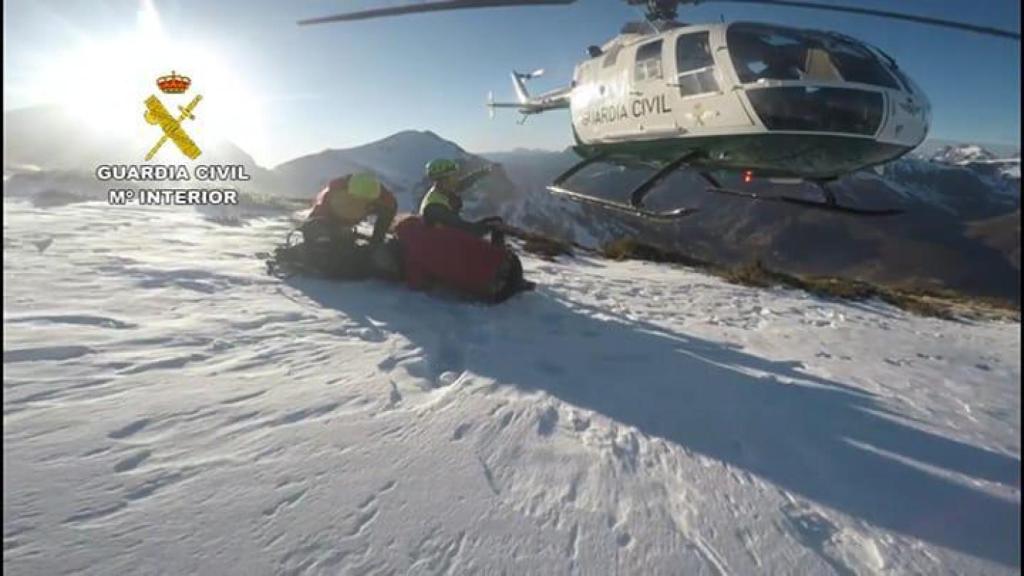 Foto del rescate facilitada por la Guardia Civil