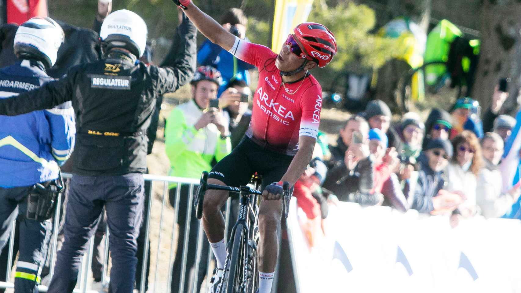 Nairo Quintana celebrando una victoria en el Tour de la Provenza