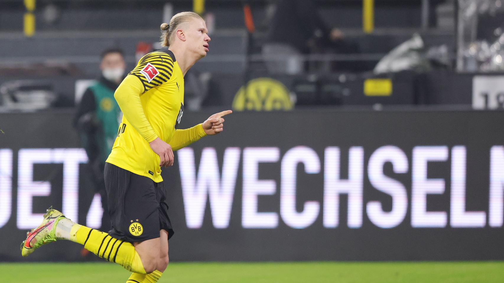 Erling Haaland celebrando un gol del Borussia Dortmund