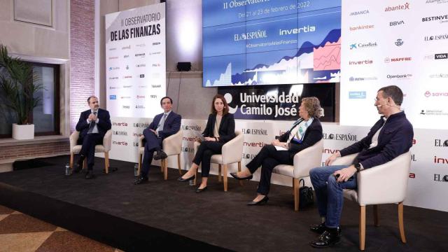 De izquierda a derecha: Antonio Romero Mora, Ángel Martínez-Aldama, María Vega (Invertia), Pilar González de Frutos y Arturo González MacDowell.