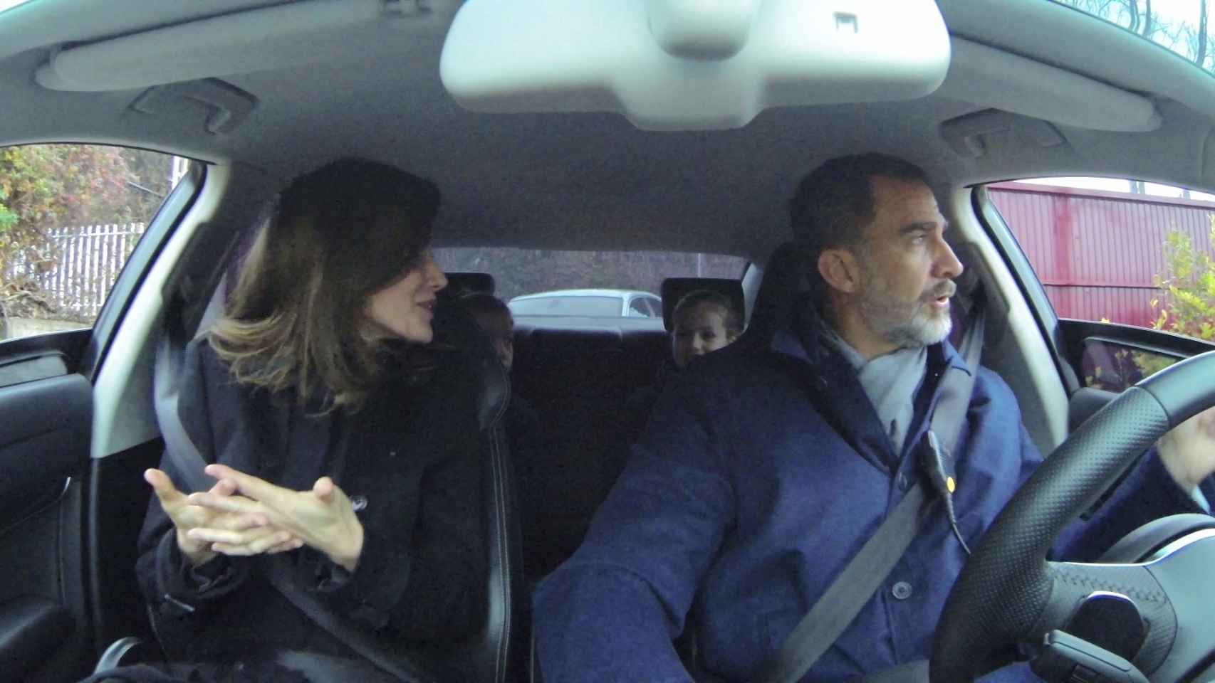 La familia real dentro del Audi RS 6 en un documental emitido en televisión.