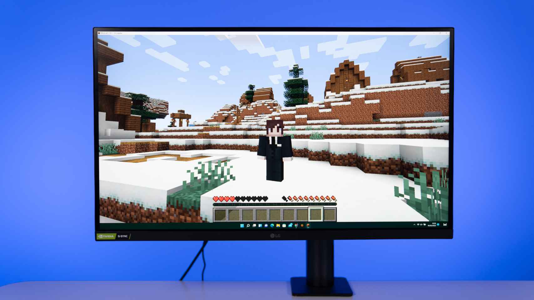 El monitor LG UltraGear Ergo 27GN88A con Minecraft en PC.