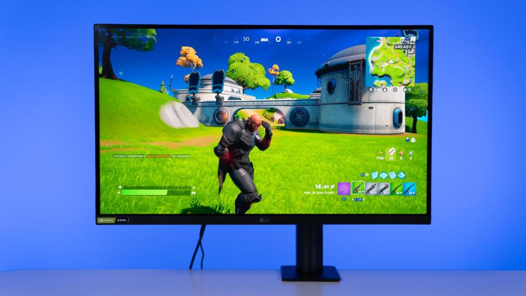 El monitor LG UltraGear Ergo 27GN88A con el juego Fortnite en pantalla.