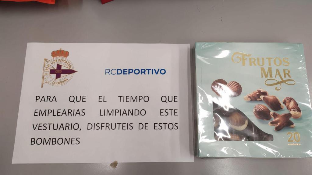 El Deportivo dejó unos bombones para los empleados del club aragonés.