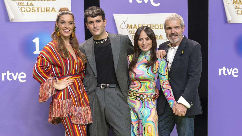 Presentadora y jurado de 'Maestros de la Costura'.