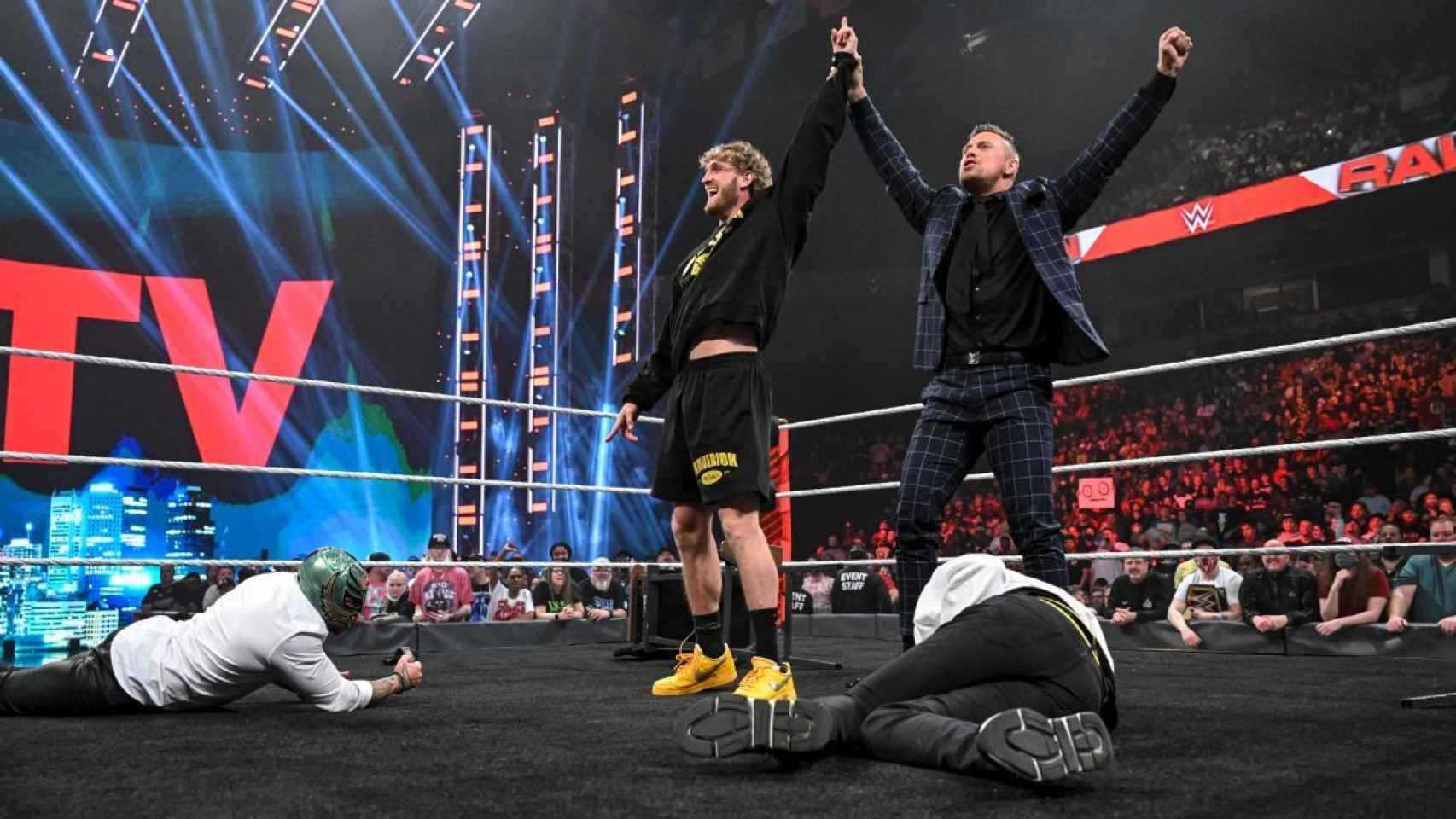 Logan Paul y The Miz, en el último show de WWE