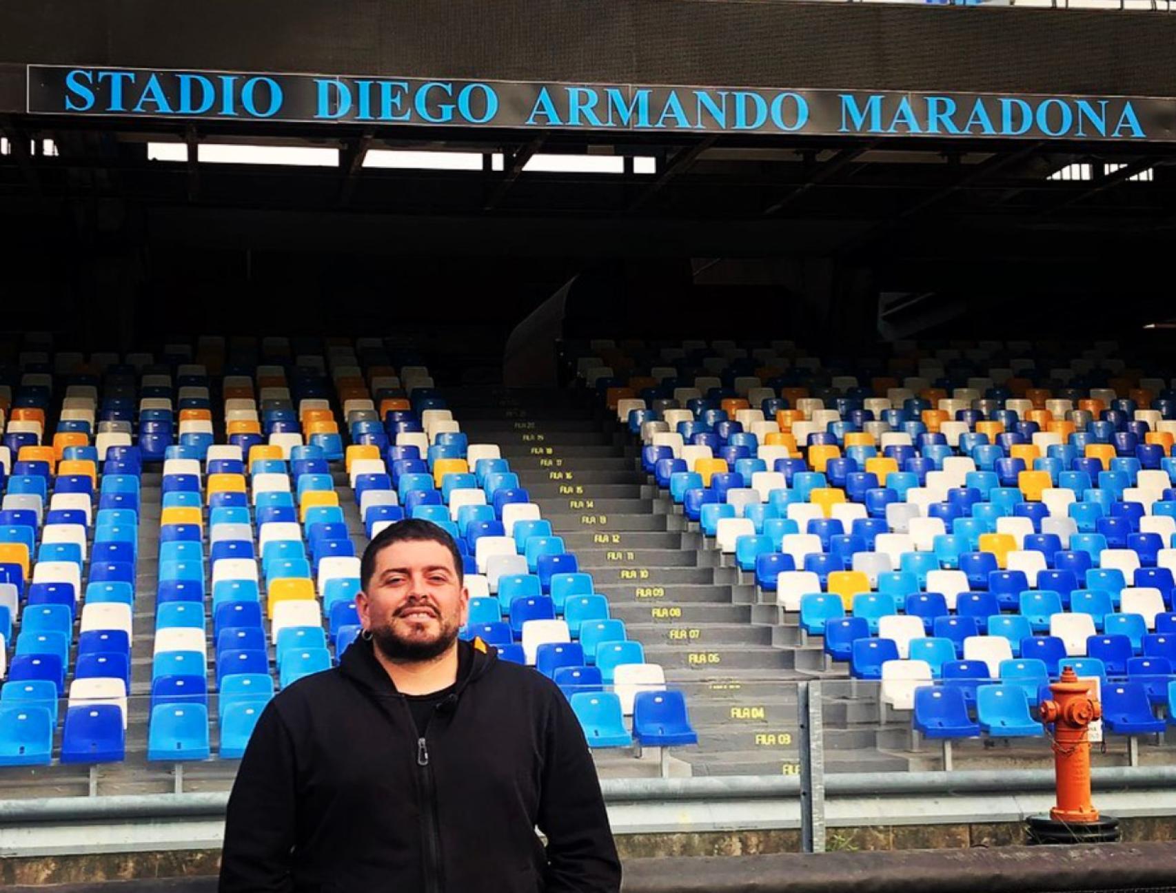 Diego Armando Maradona Jr. en el estadio del Nápoles