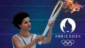 La llama olímpica y el logo de París 2024, en un fotomontaje.