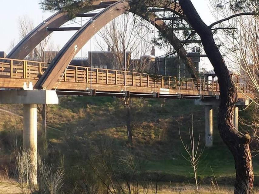 Puente sobre el río Cega
