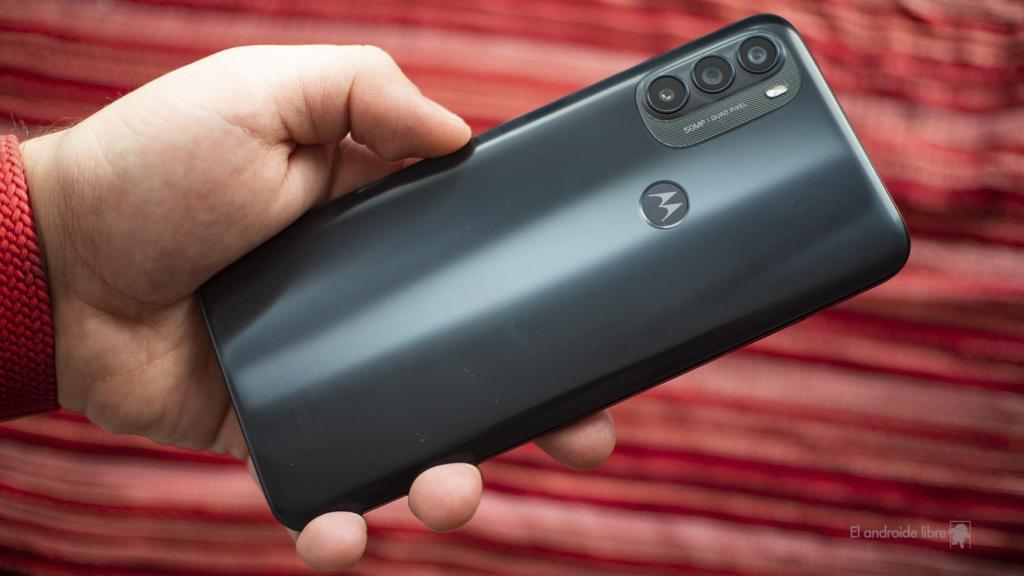 Trasera y lector de huellas del Moto G71