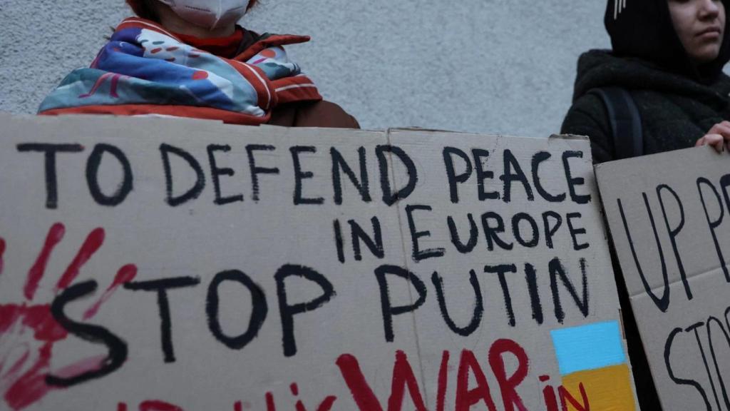 Para defender la paz en Europa, detén a Putin y su guerra contra Ucrania.