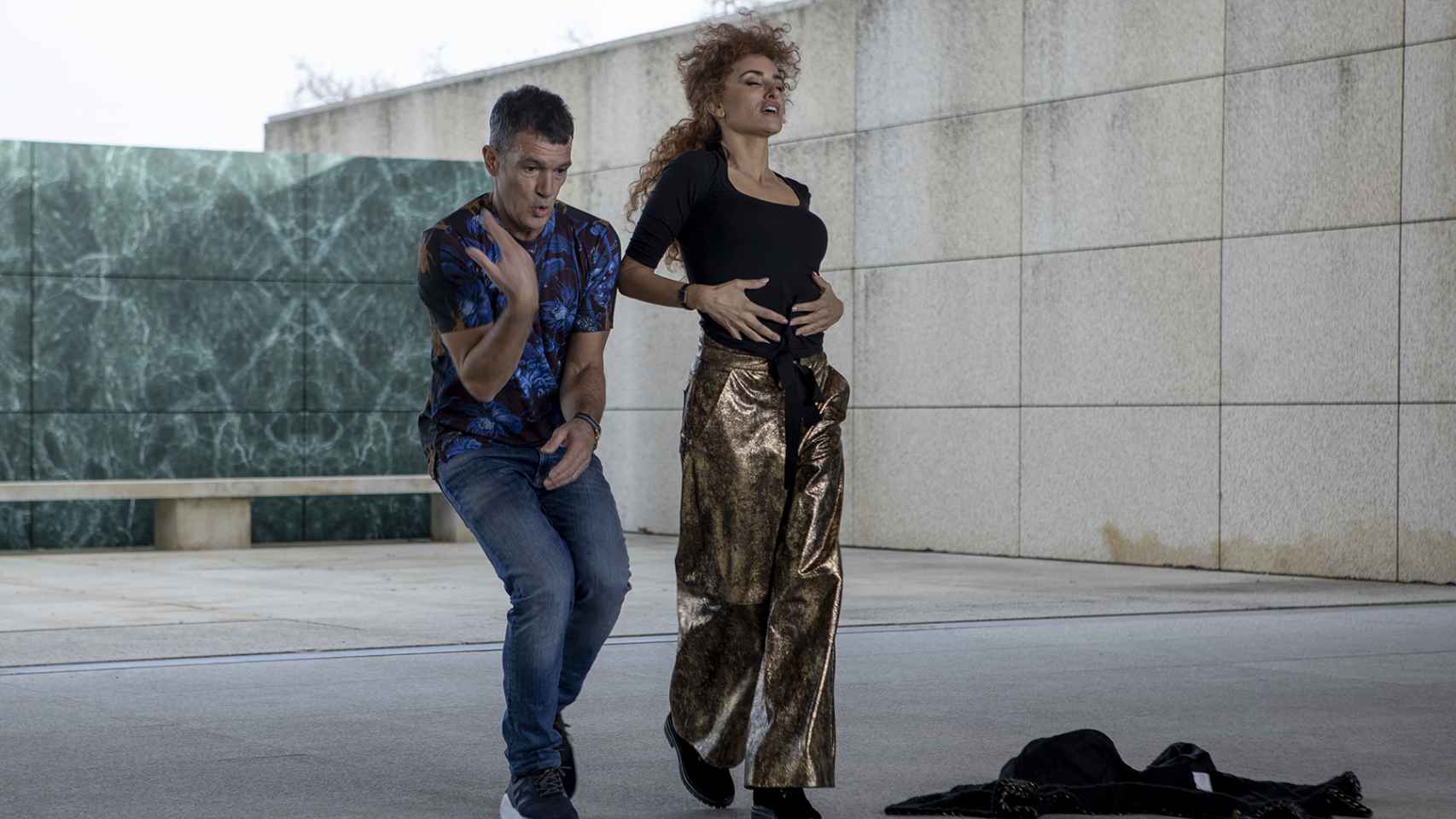 Antonio Banderas y Penélope Cruz en un momento del filme