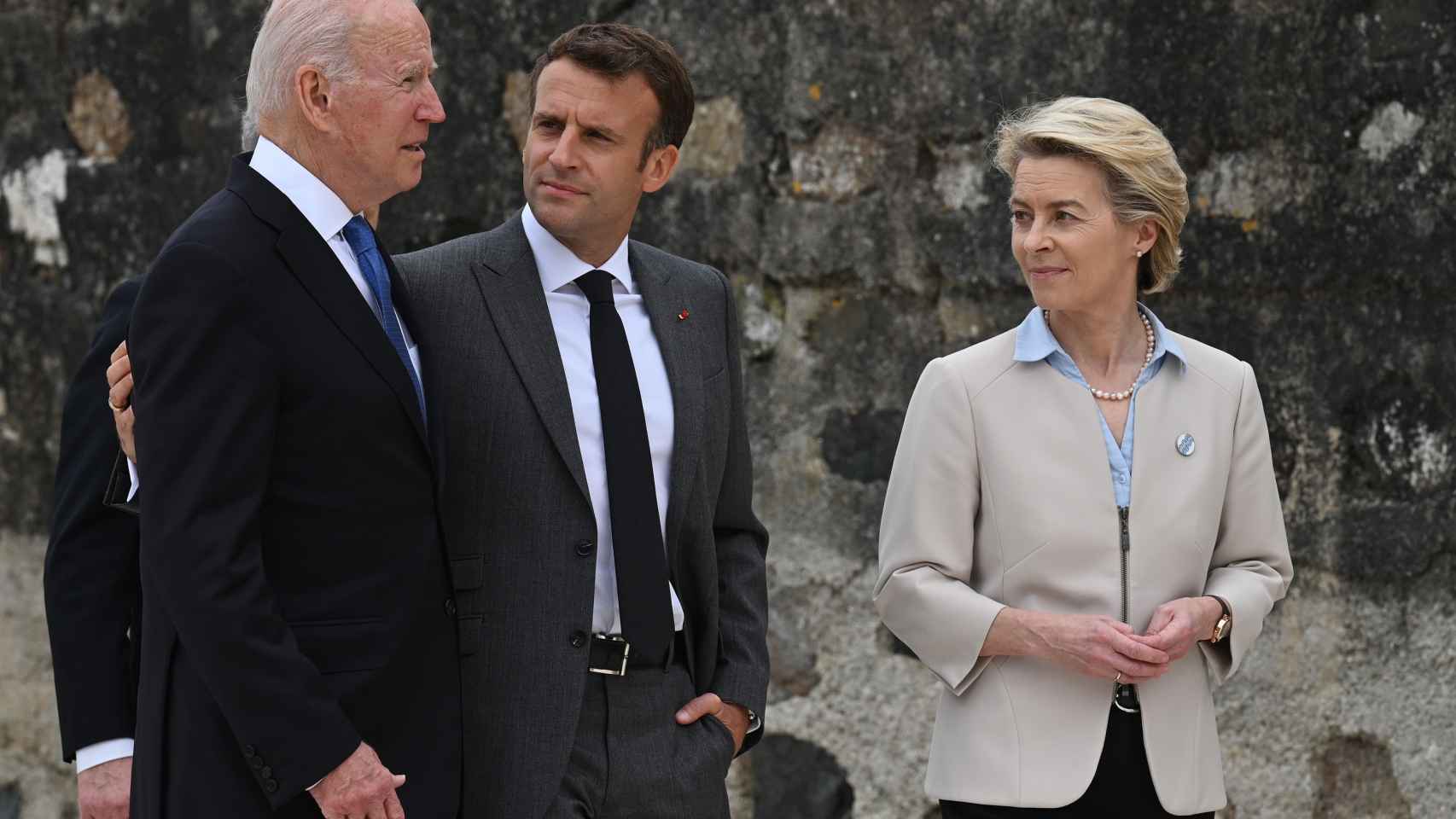 El presidente de EEUU, Joe Biden, el presidente de Francia, Emmanuel Macron, y la presidenta de la Comisión Europea, Ursula von der Leyen.