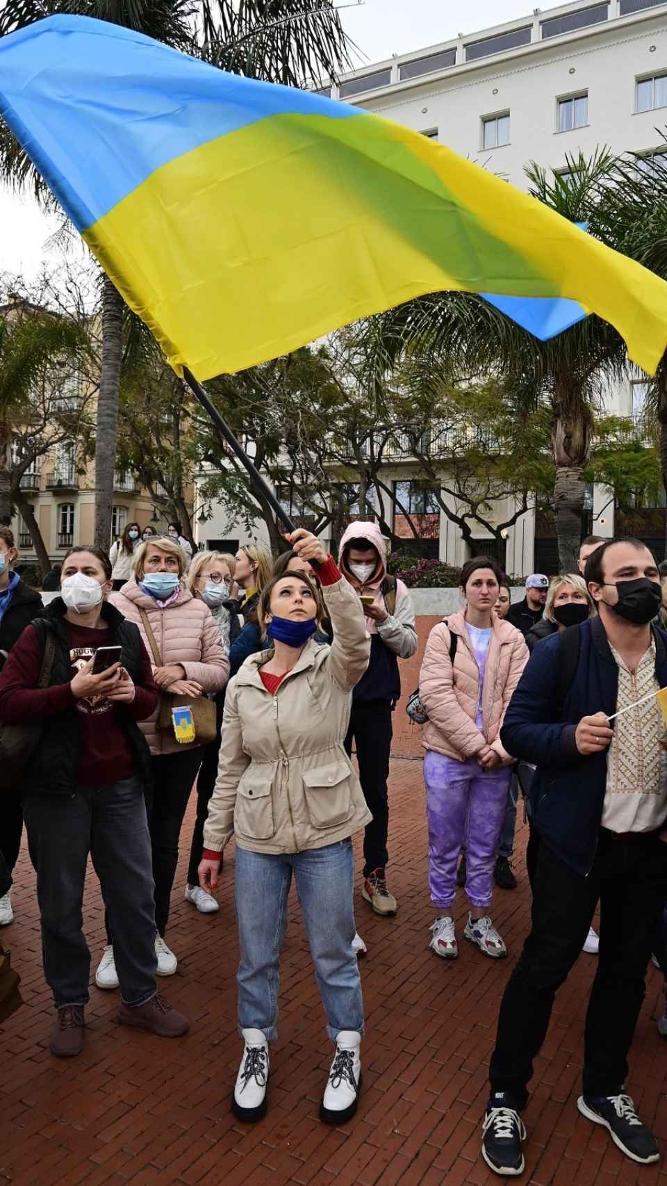 Ciudadanos ucranianos durante la concentración.