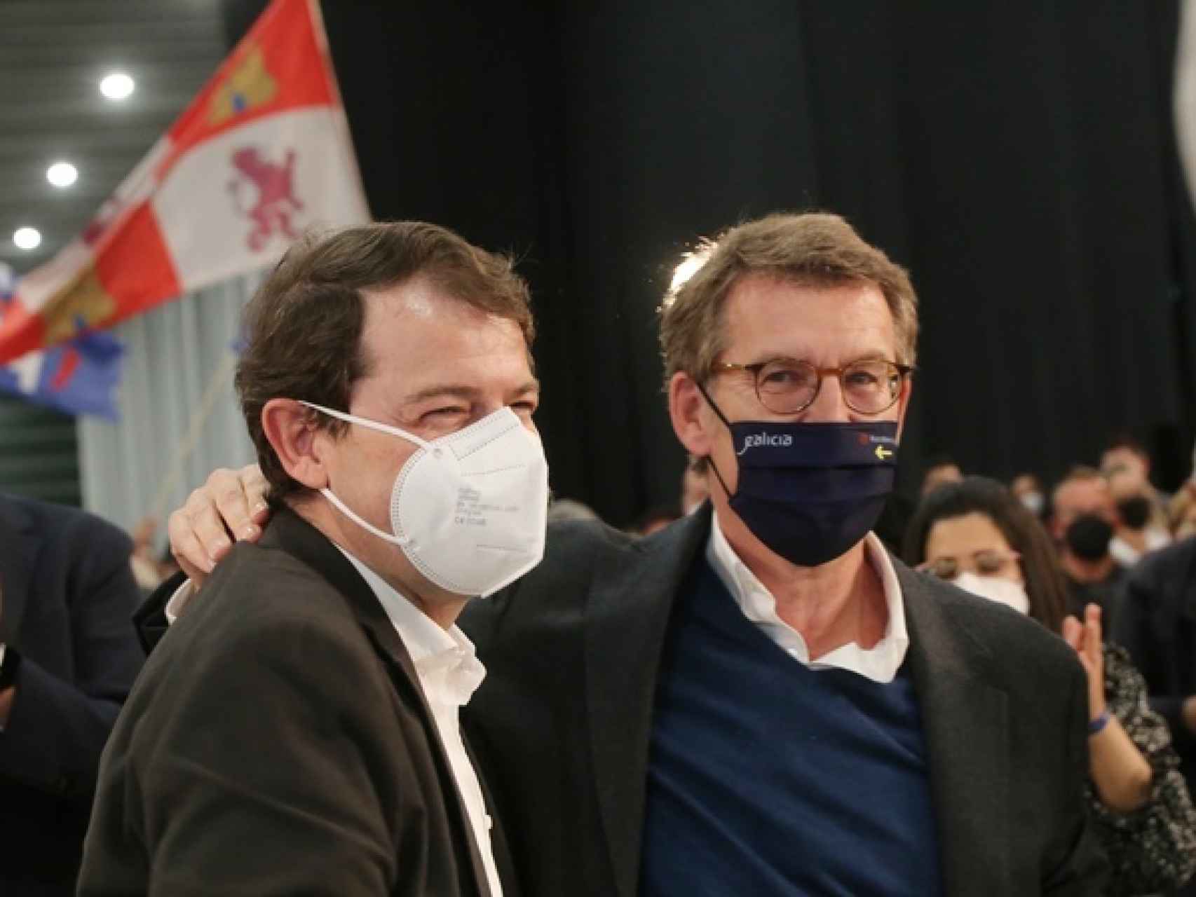 Alfonso Fernández Mañueco y Alberto Núñez Feijóo en un acto de la campaña electoral del PP en Zamora.