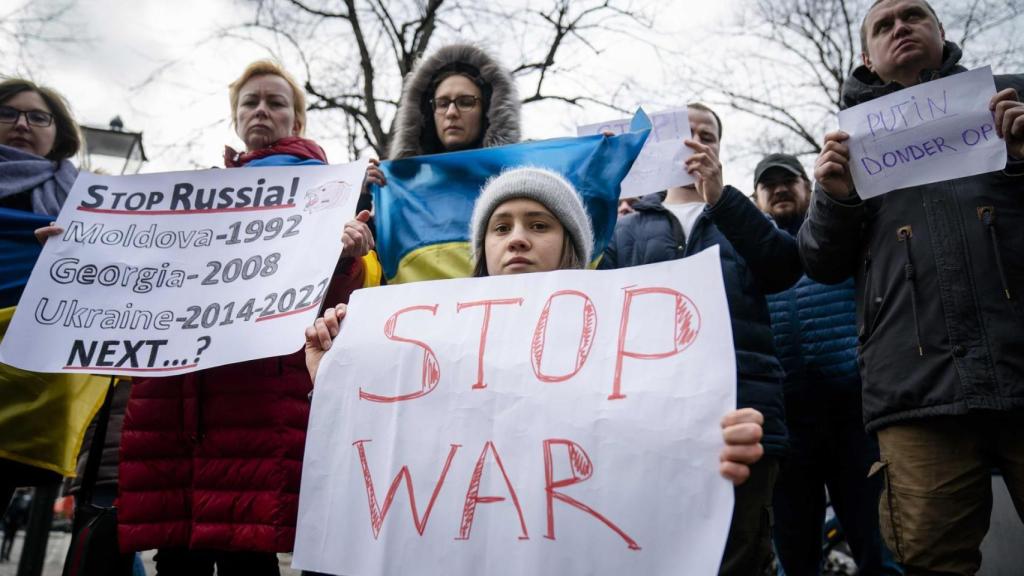 Protestas en La Haya, Holanda, contra la invasión de Ucrania por parte de Rusia