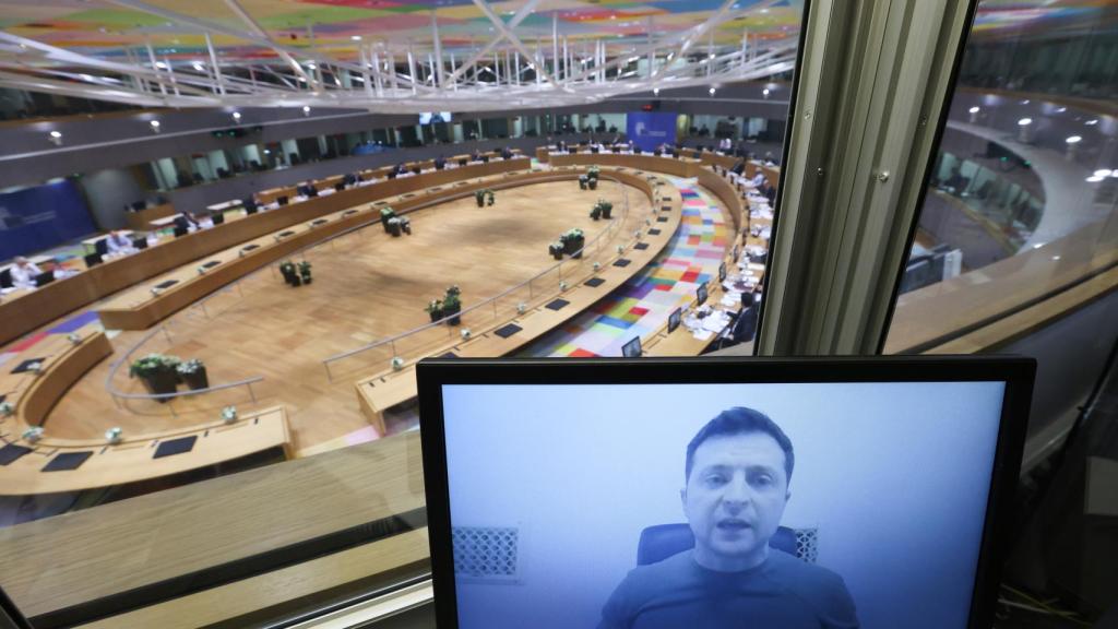 El presidente de Ucrania, Volodímir Zelenski, durante su intervención en el Consejo Europeo