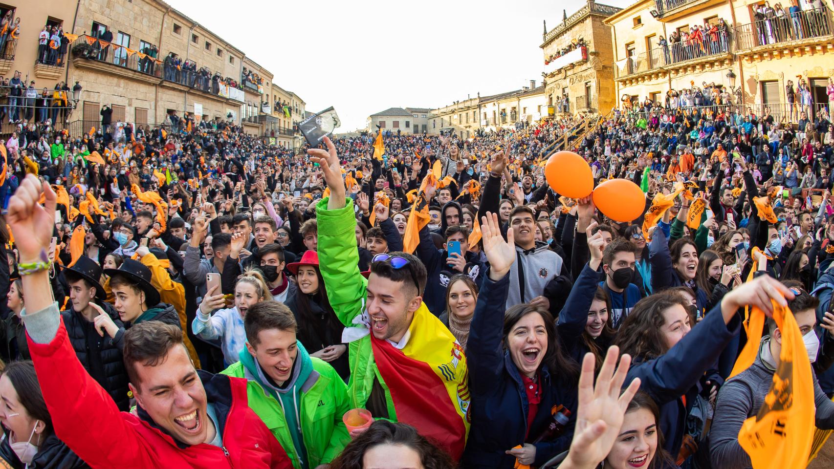 Miles de personas celebran el Carnaval del Toro en Ciudad Rodrigo