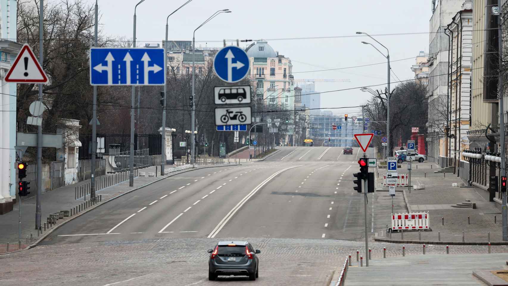 Calles desiertas en Kiev en plena ofensiva rusa.