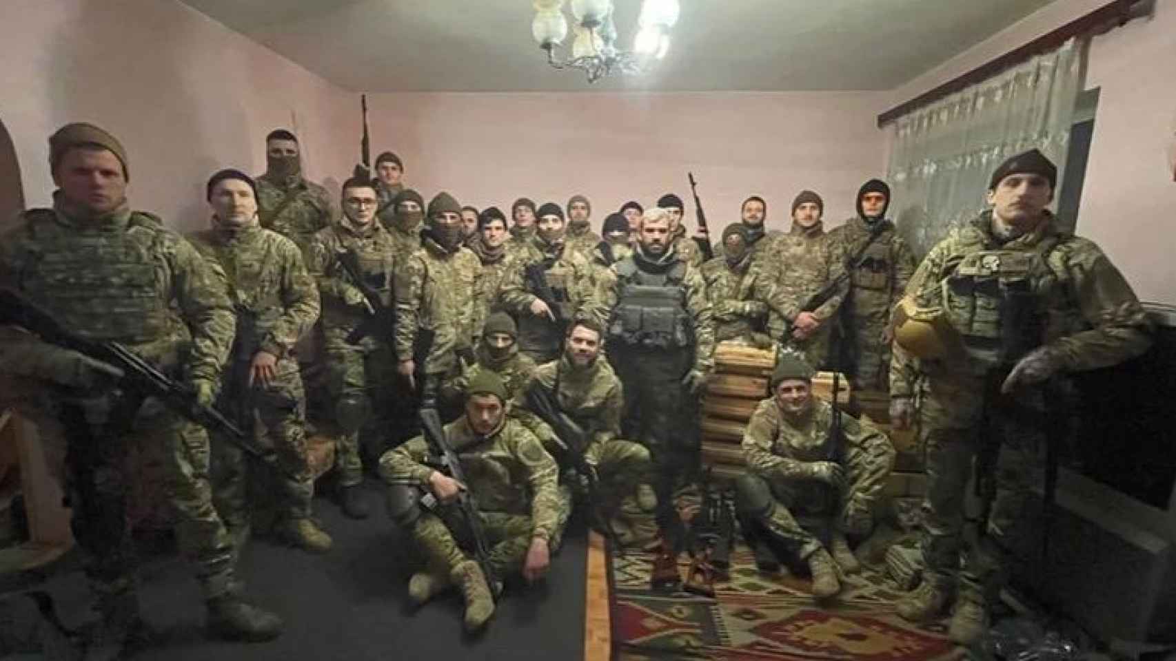 Uno de los grupos de ultras ucranianos, armados para la defensa contra Rusia