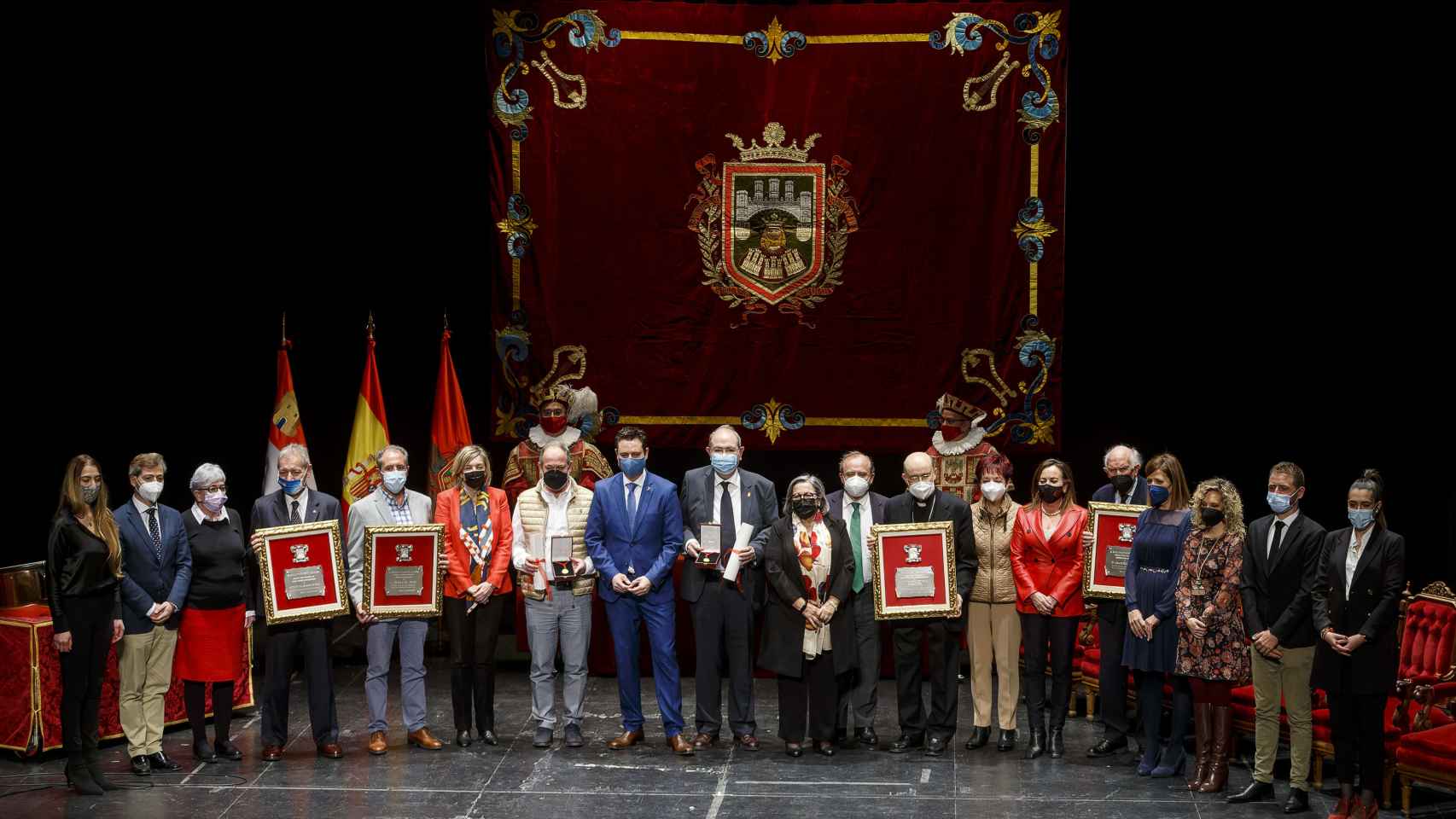 Entrega de los títulos honoríficos del Ayuntamiento de Burgos