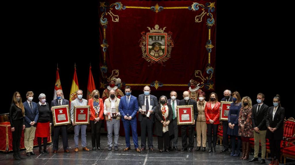 Entrega de los títulos honoríficos del Ayuntamiento de Burgos