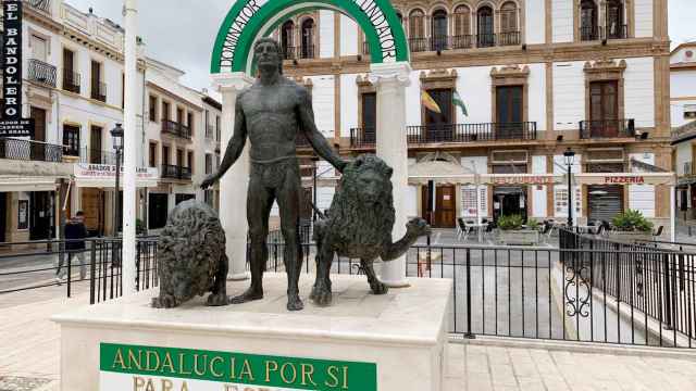 En Ronda se establecieron las que serían la bandera y el escudo de Andalucía.