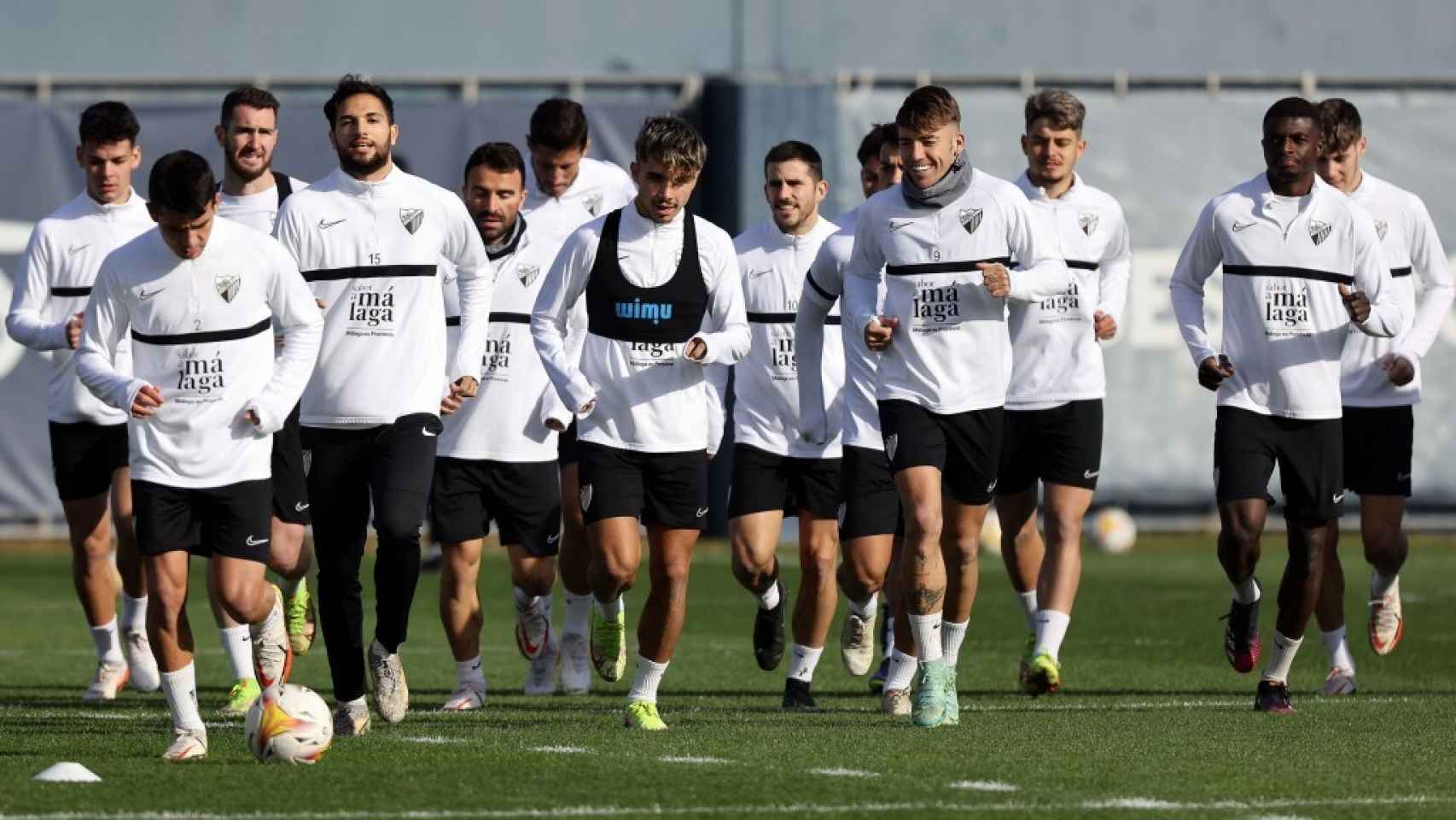 La plantilla del Málaga CF, en un entrenamiento.