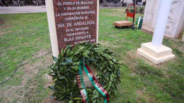 Ofrenda floral por el Día de Andalucía en Málaga.
