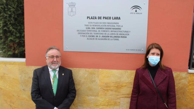 El alcalde de Alhaurín de la Torre, Joaquín Villanova, y la delegada territorial de Fomento, Carmen Casero