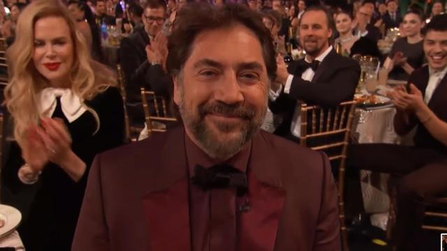 Bardem se acuerda de los cómicos españoles y su madre en los premios del Sindicato de Actores de Hollywood