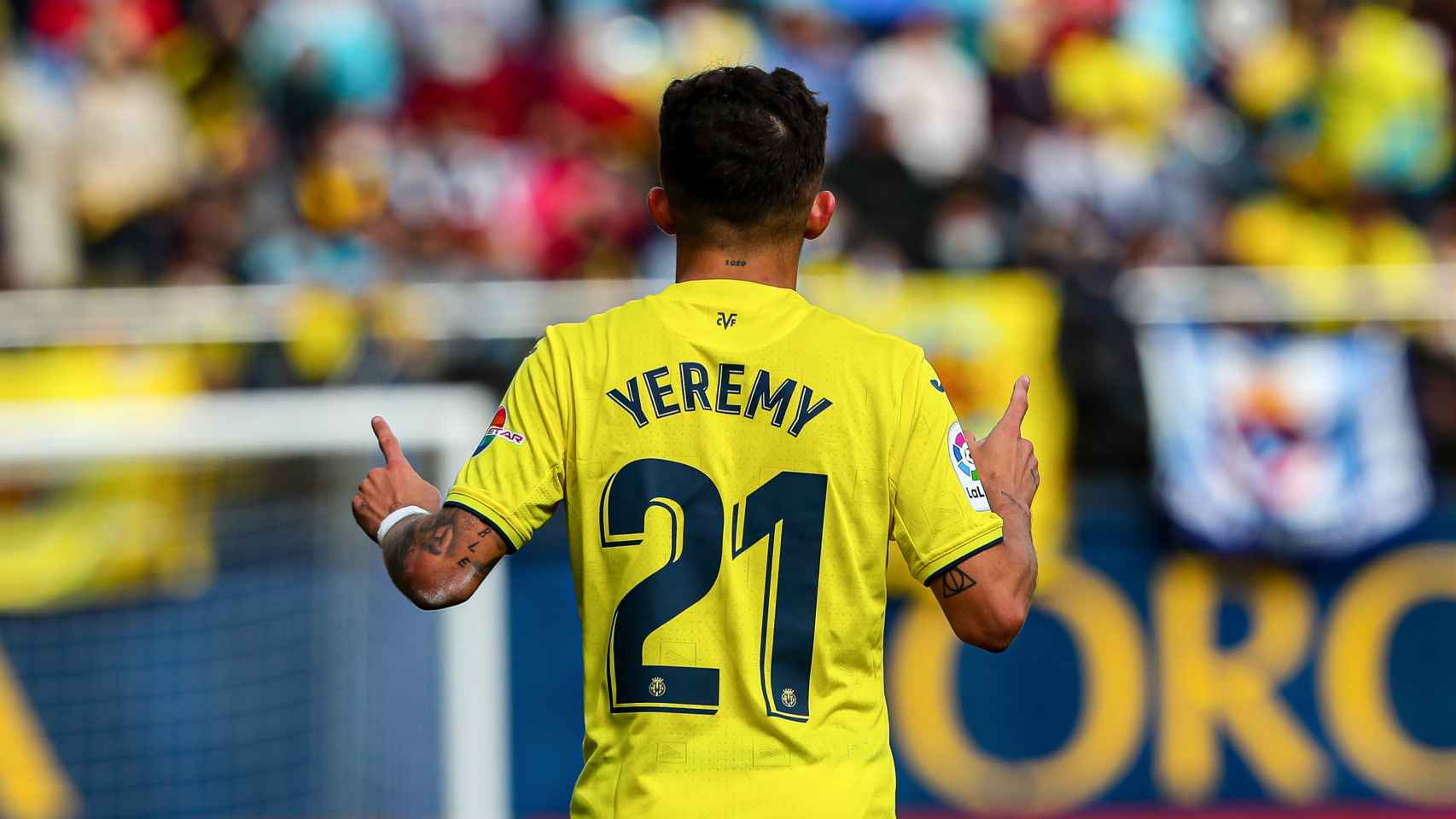 Yeremy Pino celebra un gol con el Villarreal.